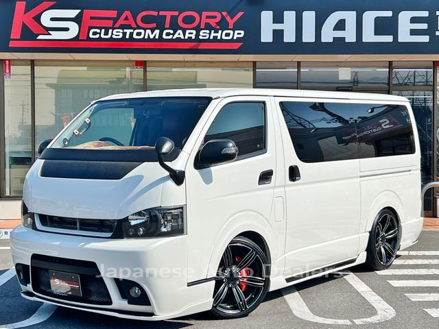 TOYOTA HIACE VAN