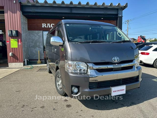 TOYOTA HIACE VAN