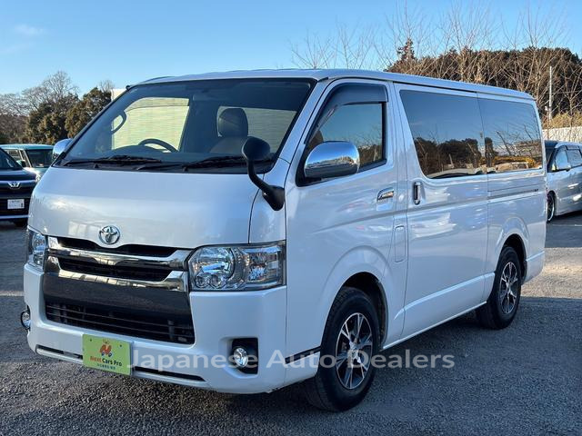 TOYOTA HIACE VAN