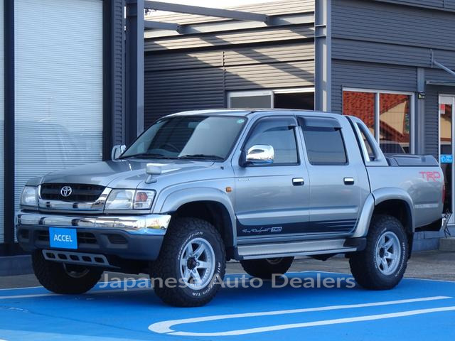 TOYOTA HILUX SPORTS PICK UP
