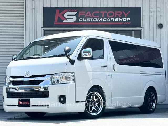 TOYOTA HIACE WAGON