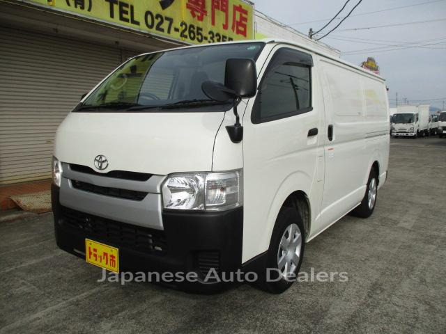 TOYOTA HIACE VAN