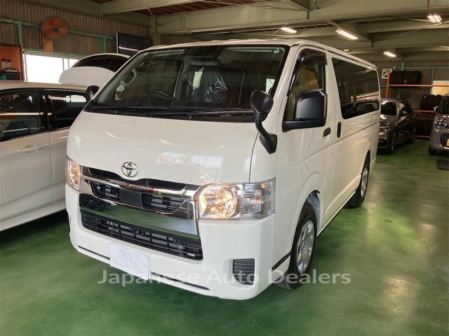 TOYOTA HIACE VAN