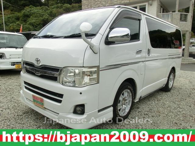 TOYOTA HIACE VAN