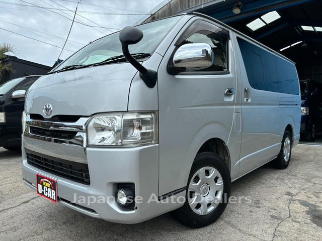 TOYOTA HIACE VAN
