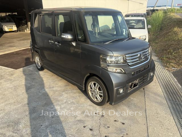 HONDA N-BOX CUSTOM