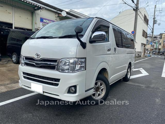 TOYOTA HIACE VAN