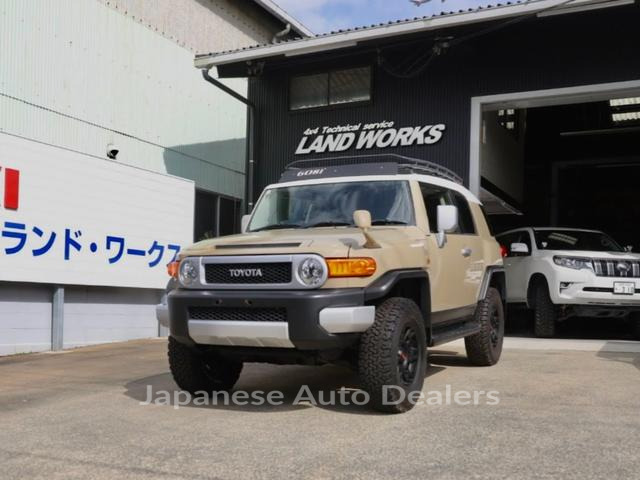 TOYOTA FJ CRUISER