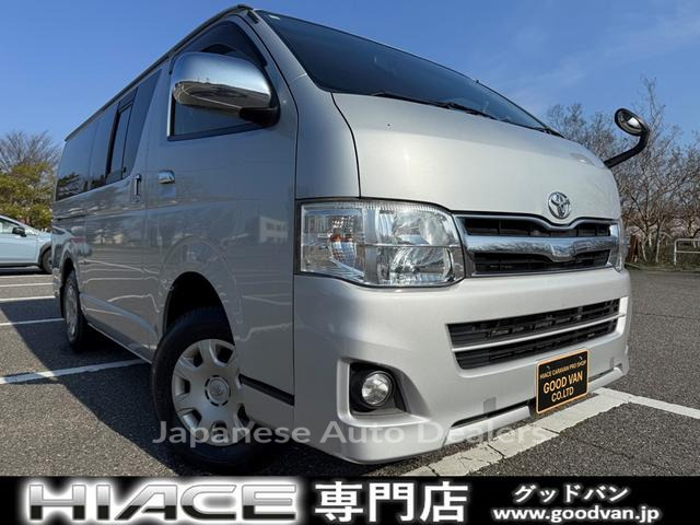TOYOTA HIACE VAN