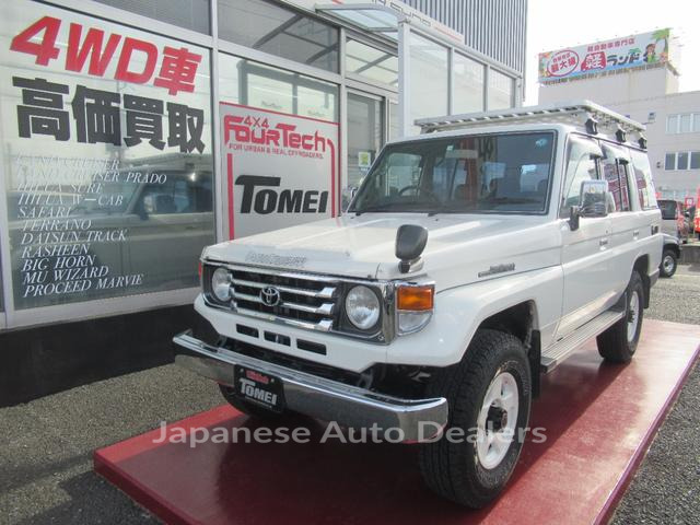 TOYOTA LAND CRUISER 70