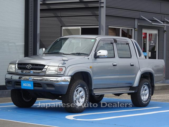 TOYOTA HILUX SPORTS PICK UP