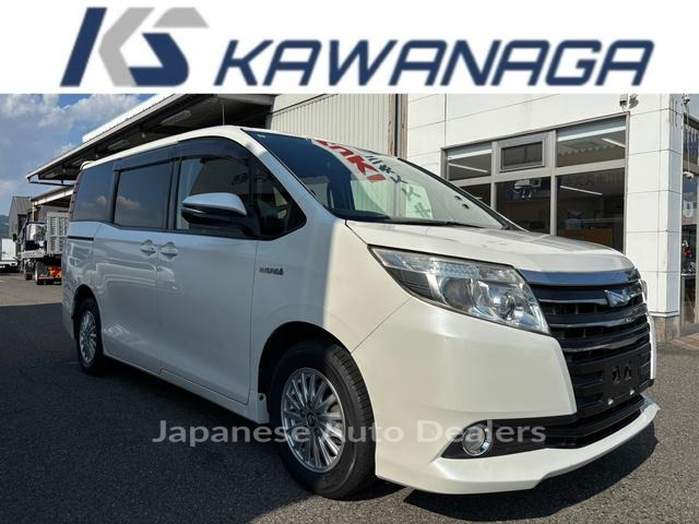 TOYOTA NOAH