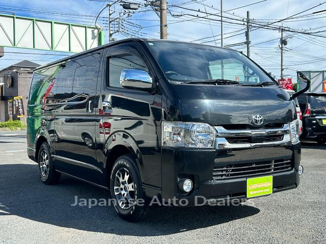 TOYOTA HIACE VAN