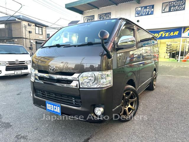 TOYOTA HIACE VAN
