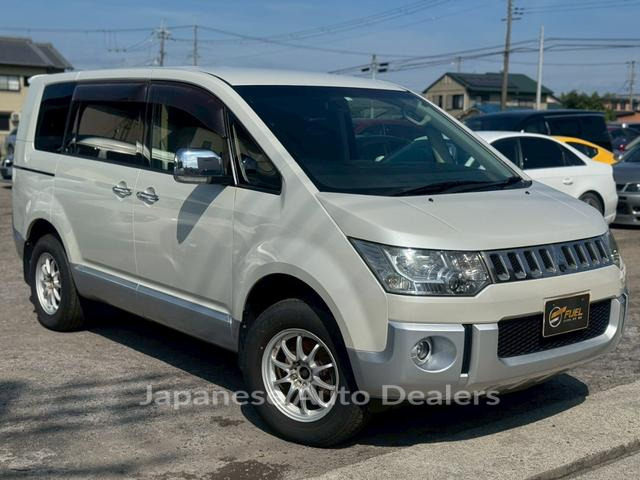 MITSUBISHI DELICA D:5