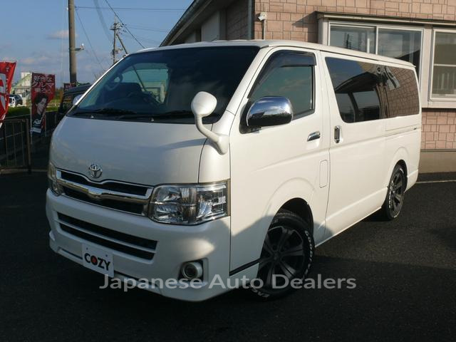 TOYOTA HIACE VAN