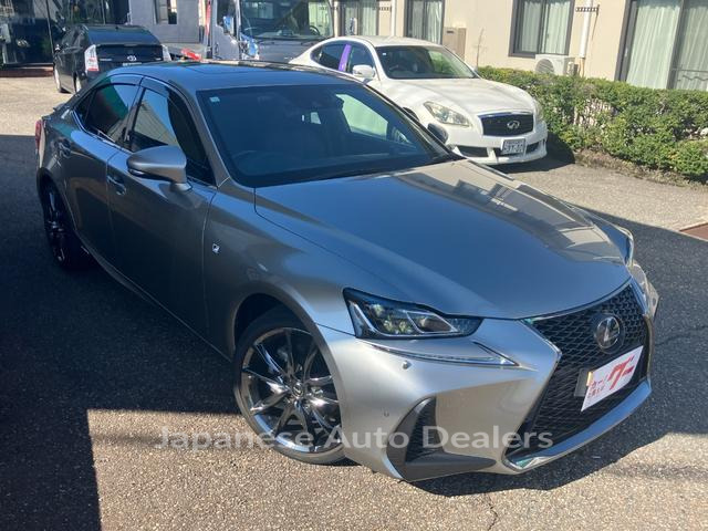 LEXUS IS