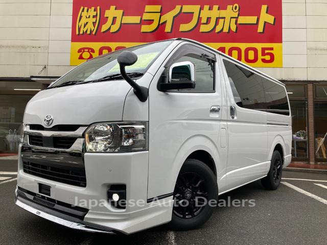 TOYOTA HIACE VAN