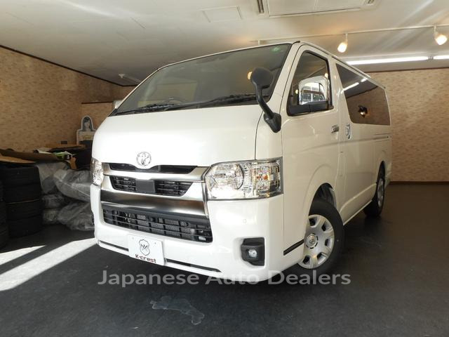 TOYOTA HIACE VAN