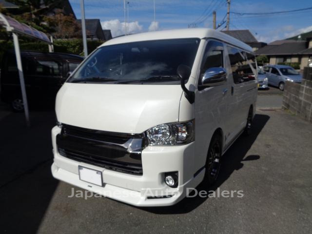 TOYOTA HIACE VAN
