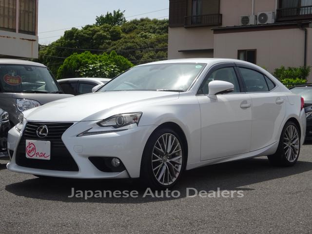 LEXUS IS