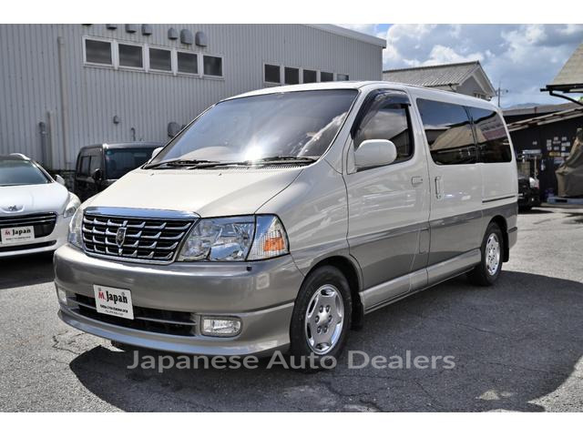 TOYOTA GRAND HIACE