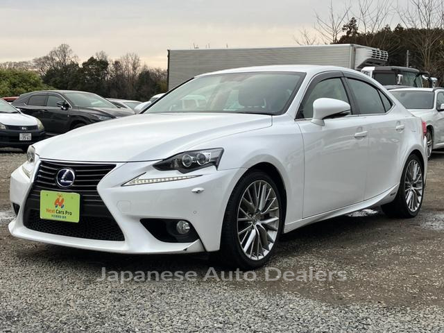 LEXUS IS