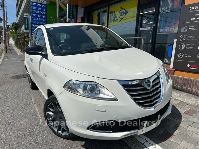 CHRYSLER CHRYSLER YPSILON
