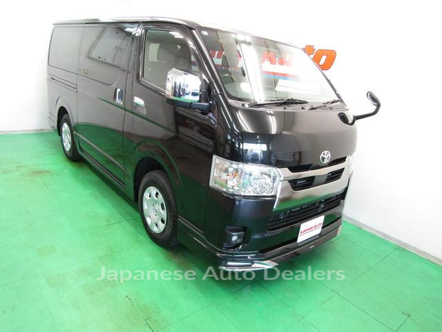 TOYOTA HIACE VAN
