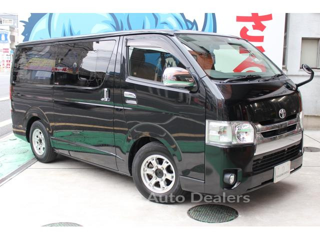 TOYOTA HIACE VAN