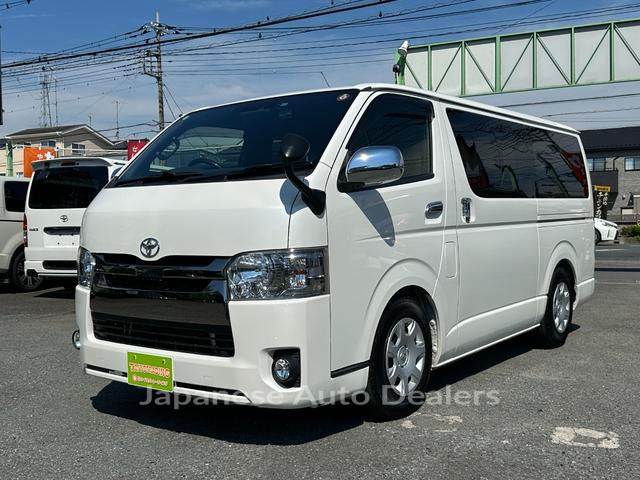 TOYOTA HIACE VAN