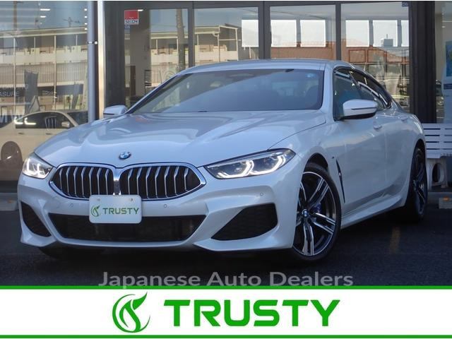 BMW 8 SERIES
