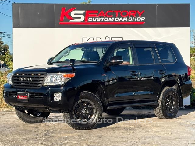 TOYOTA LAND CRUISER