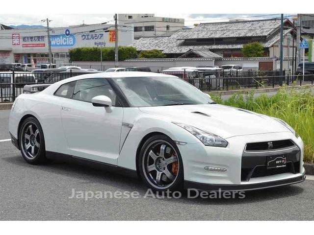 NISSAN GT-R