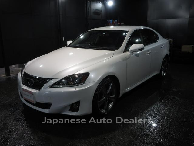 LEXUS IS