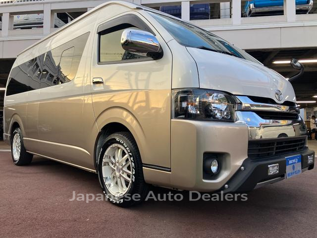 TOYOTA HIACE WAGON