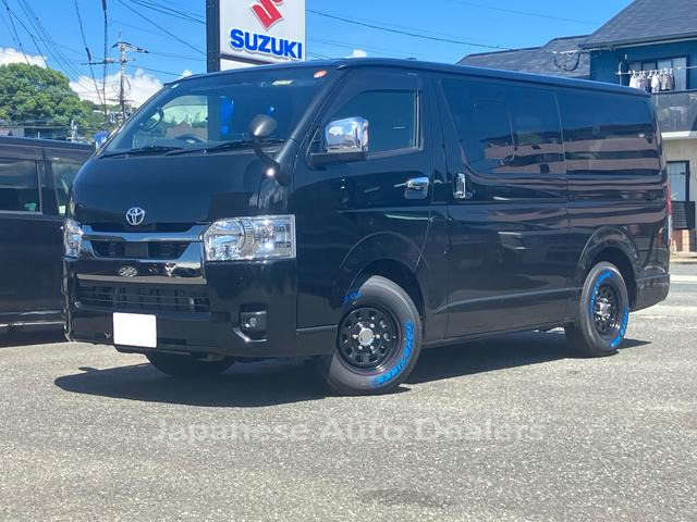 TOYOTA HIACE VAN