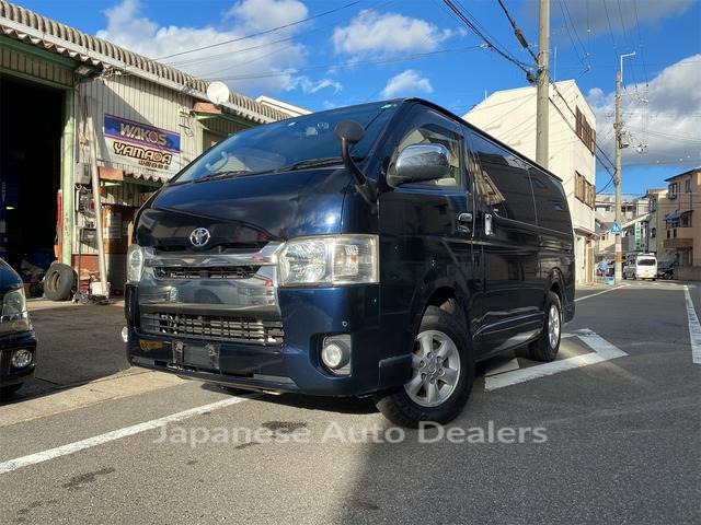 TOYOTA HIACE VAN