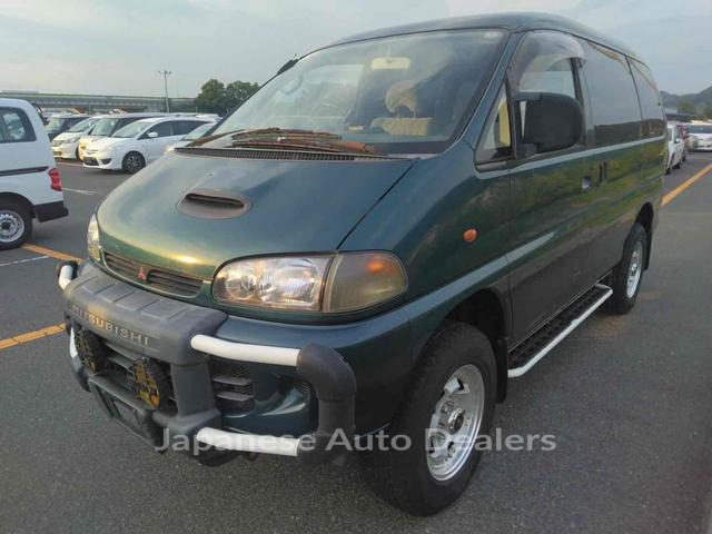 MITSUBISHI DELICA SPACE GEAR