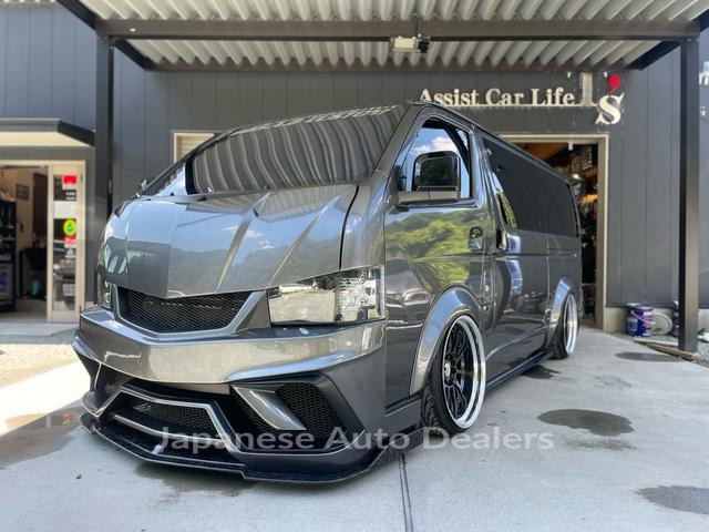 TOYOTA HIACE VAN