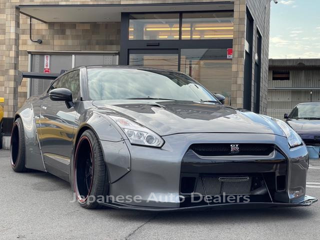 NISSAN GT-R