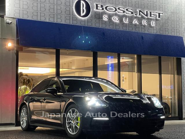 PORSCHE PANAMERA