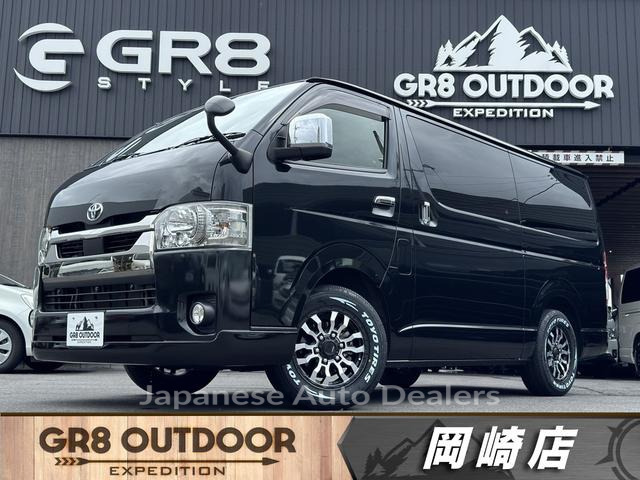 TOYOTA HIACE VAN