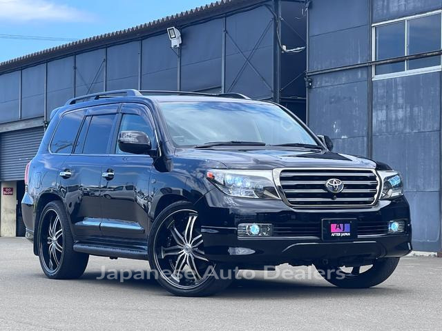 TOYOTA LAND CRUISER