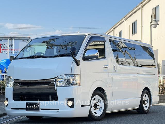 TOYOTA HIACE VAN