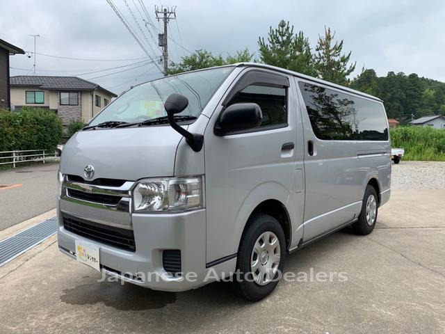TOYOTA HIACE VAN