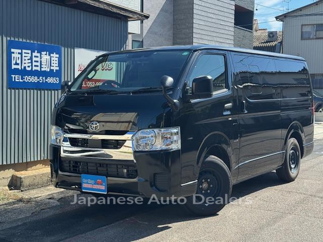 TOYOTA HIACE VAN