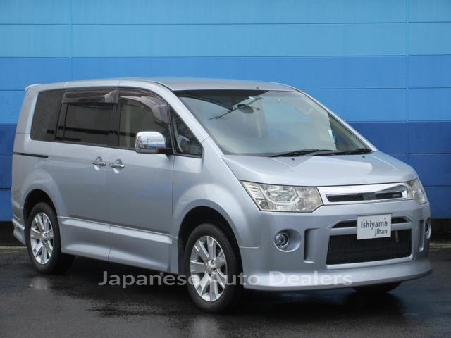 MITSUBISHI DELICA D:5