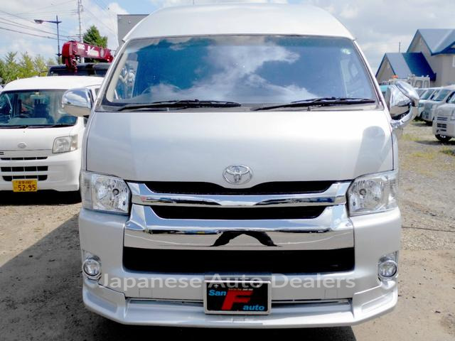 TOYOTA HIACE VAN